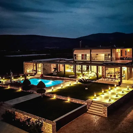 דירה Gravaris House