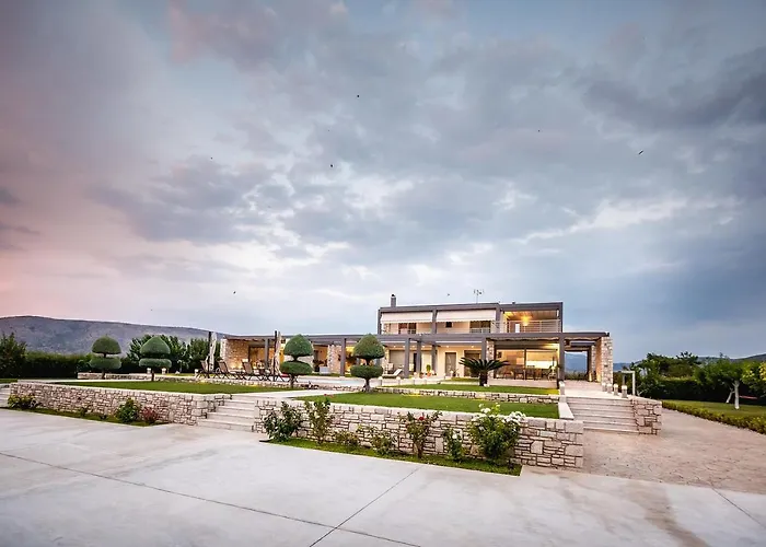 Gravaris House *
