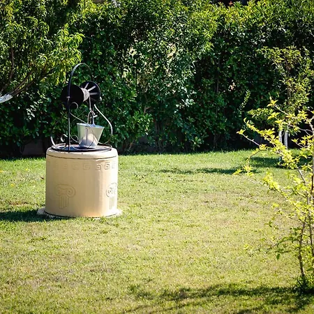 Gravaris House アパート