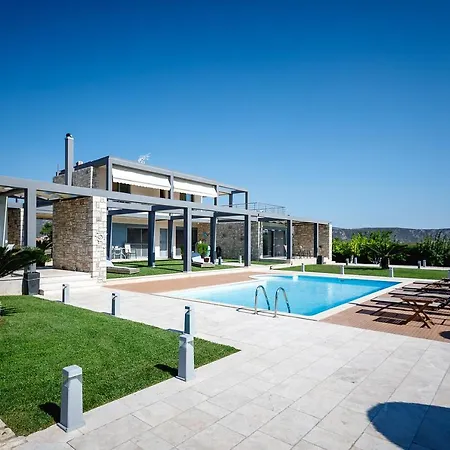 Gravaris House *