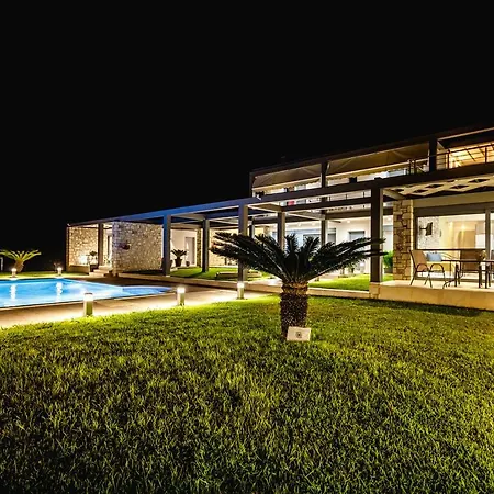 Gravaris House アパート