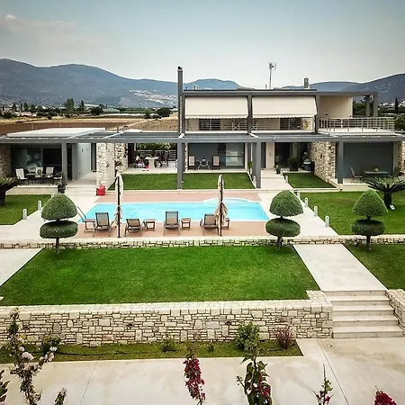 Gravaris House アパート