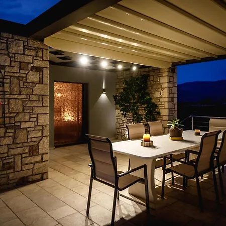 Gravaris House Apartment