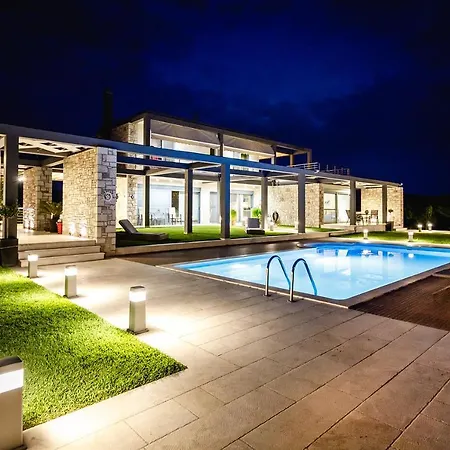 Gravaris House *