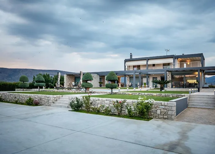 Gravaris House Апартаменты